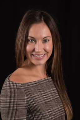 Headshot of Jen Dekker